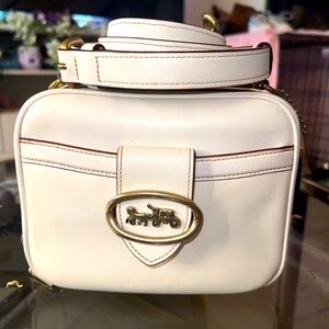 Coach Riley Lunchbox